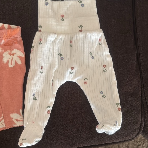 Carter’s Preemie girl’s matching outfit sets - Picture 5 of 7